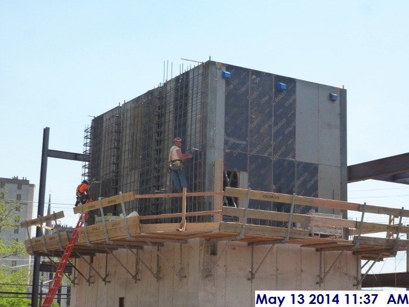 Tying rebar mats at Elev. 7-Stair -4,5 (2nd Floor) Facing South-East (800x600)